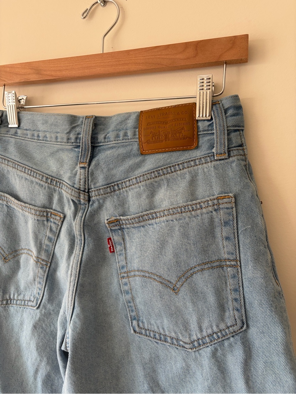 Levi’s Baggy Dad Shorts - Picture 11 of 13